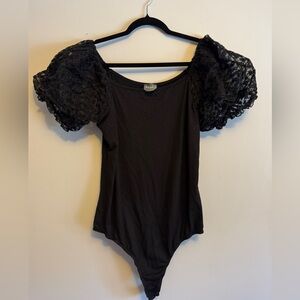ARULA Black Floral Lace Puff-Sleeve Bodysuit